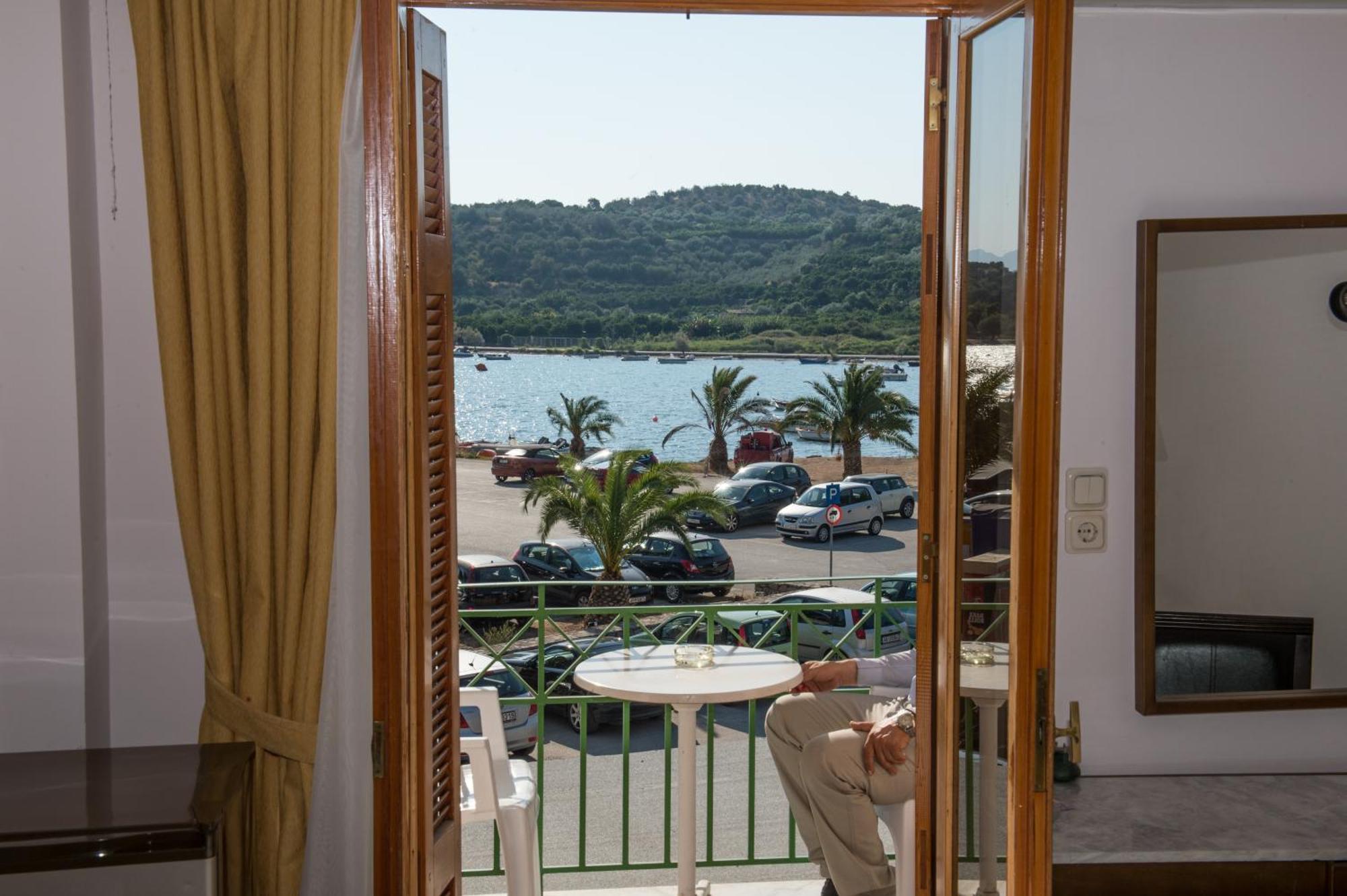 Verdelis Inn Epidaurus Ruang foto